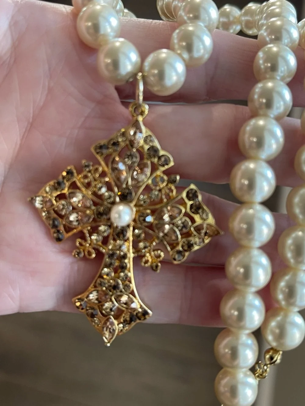 Premier Designs Cream Pearl Necklace with Gold Filigree Cross Pendant